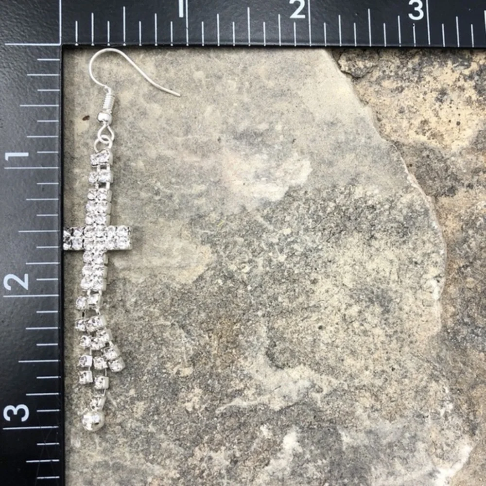 🍀 Long Rhinestone Cross Dangle Earrings - Picture 2 of 3